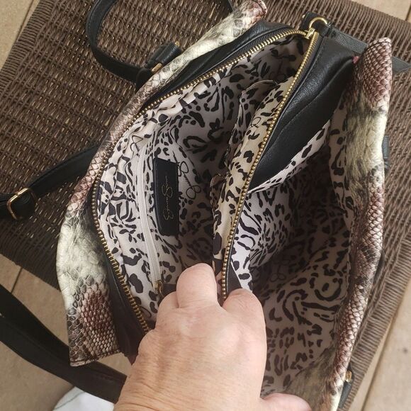 Jessica Simpson Faux Leather Snakeskin Design Handbag wRemoveable Shoulder Strap - Picture 8 of 12
